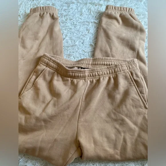 Aritzia Super World™ THE SUPER FLEECE™ Oversized Sweatpant - Picture 3 of 11